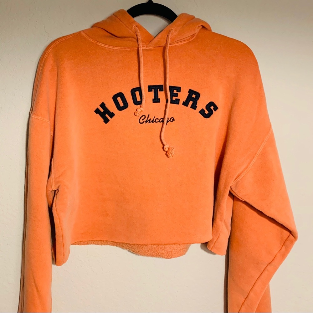 cropped hooters hoodie sweater